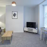 Host & - Normanby Terrace