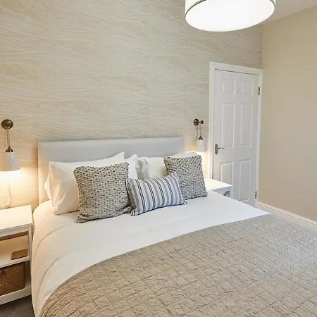 Host & - Normanby Terrace Apartmán