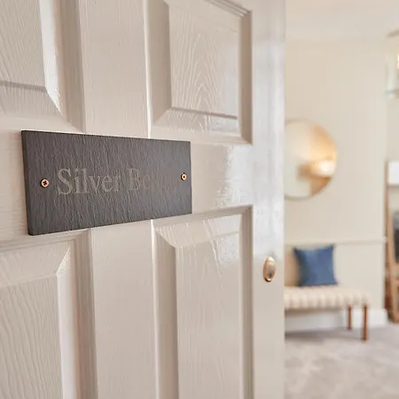 Host & - Normanby Terrace