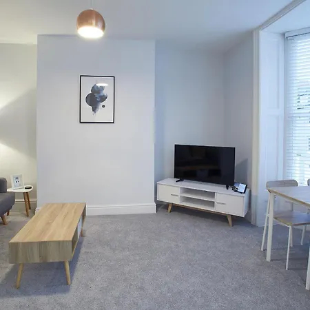 Host & - Normanby Terrace